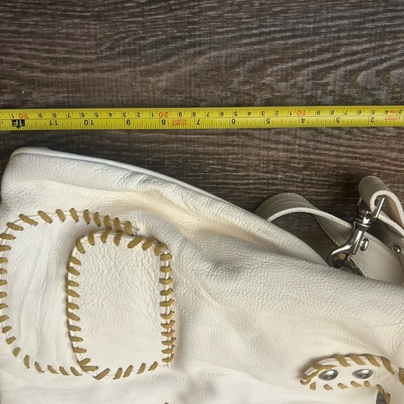 Via Repubblica NWOT large white bag! Larger stitch made in Italy and a nice bag - Picture 15 of 16